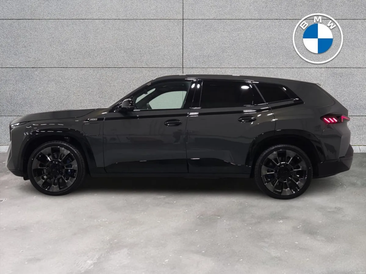 BMW XM 3.0 - Image 4