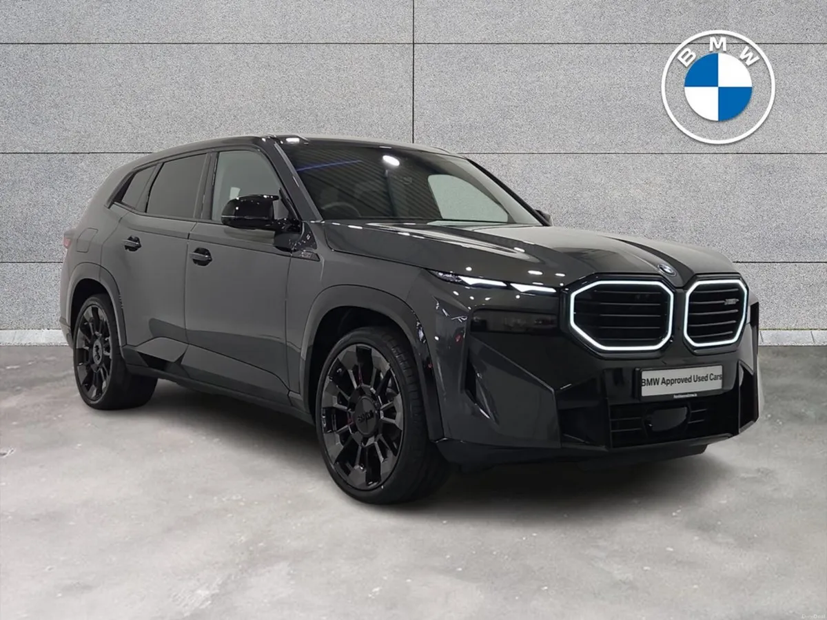 BMW XM 3.0 - Image 1