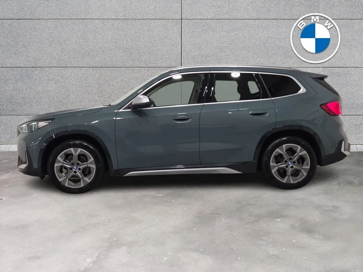 BMW iX1 eDrive20 xLine - Image 4