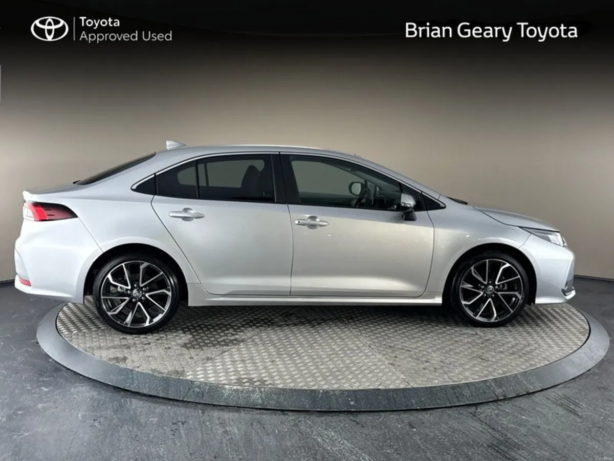 Toyota Corolla HYBRID SOL SALOON - Image 3