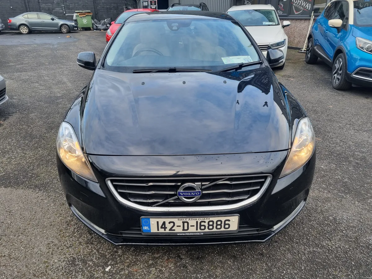 Volvo V40 2014 New NCT - Image 4
