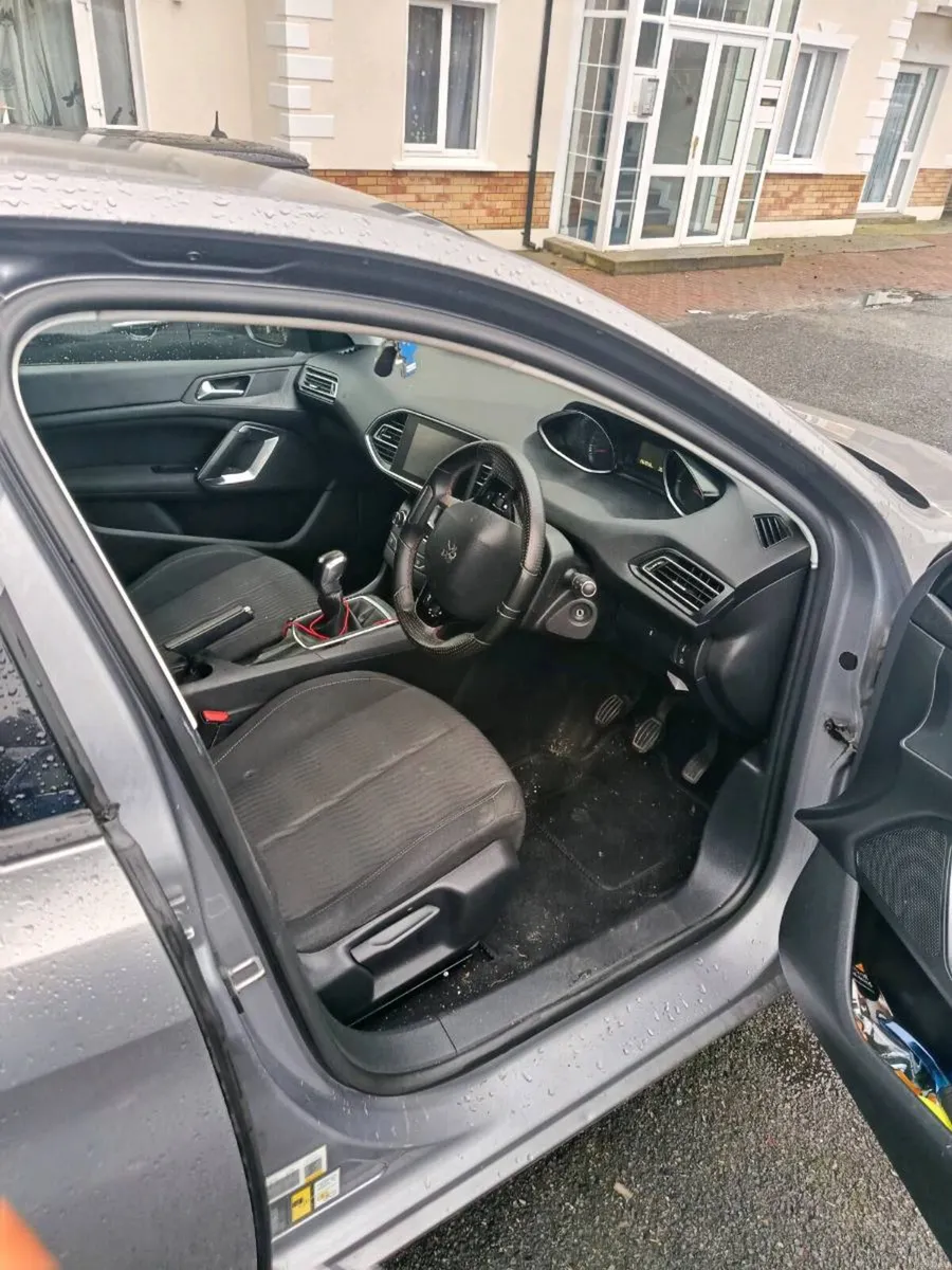 Peugeot 308 - Image 3