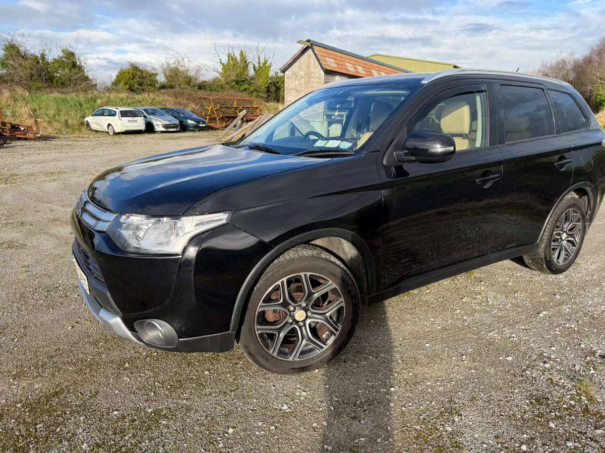 Mitsubishi Outlander 2015 7 seater - Image 4