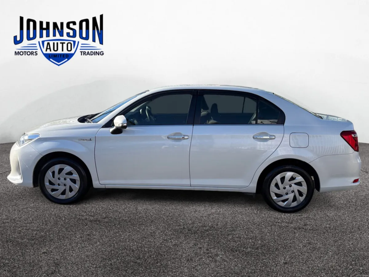 Toyota Corolla 1.5 Axio Saloon Petrol Auto - Image 2