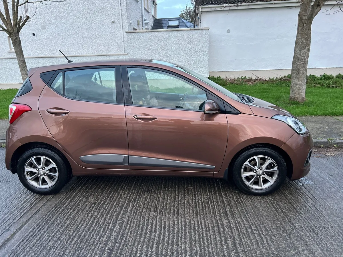 Hyundai i10 1.0 Delux,Only 20,000km,Like Brand New - Image 1