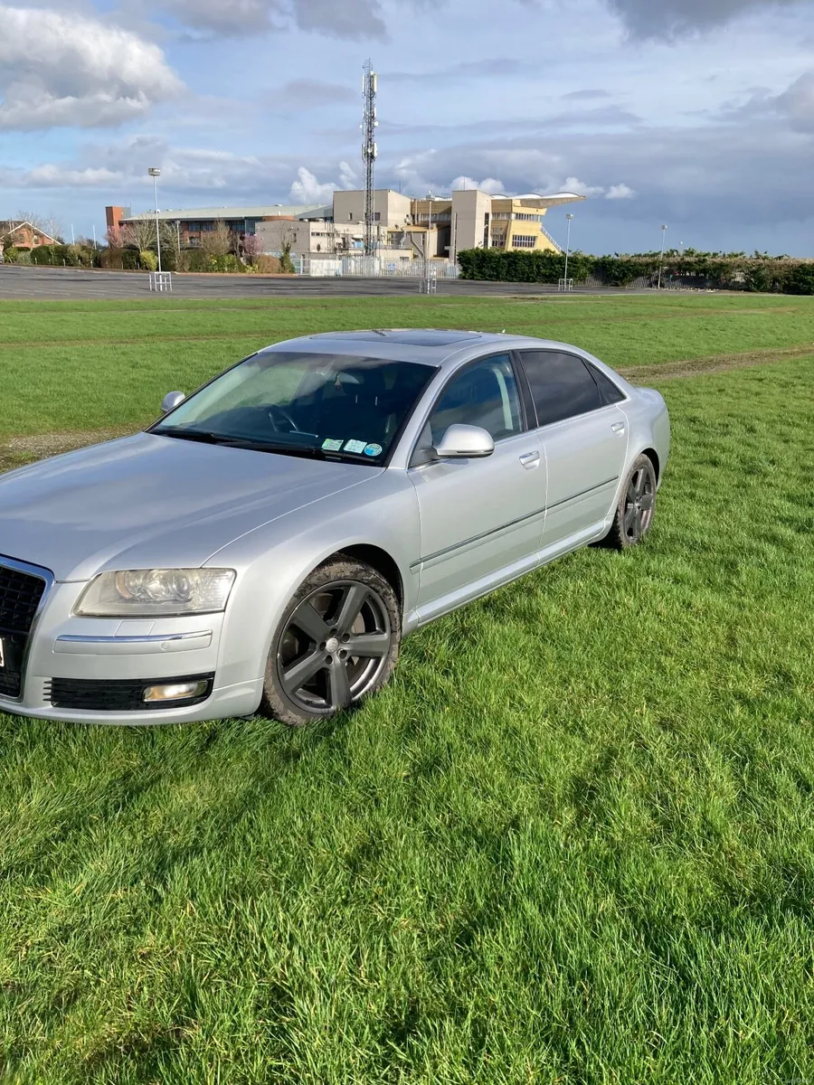 Audi A8 2008 - Image 2