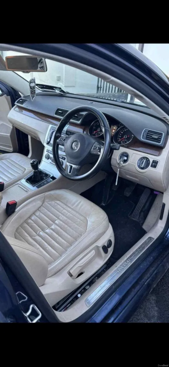 Volkswagen Passat 2013 - Image 4