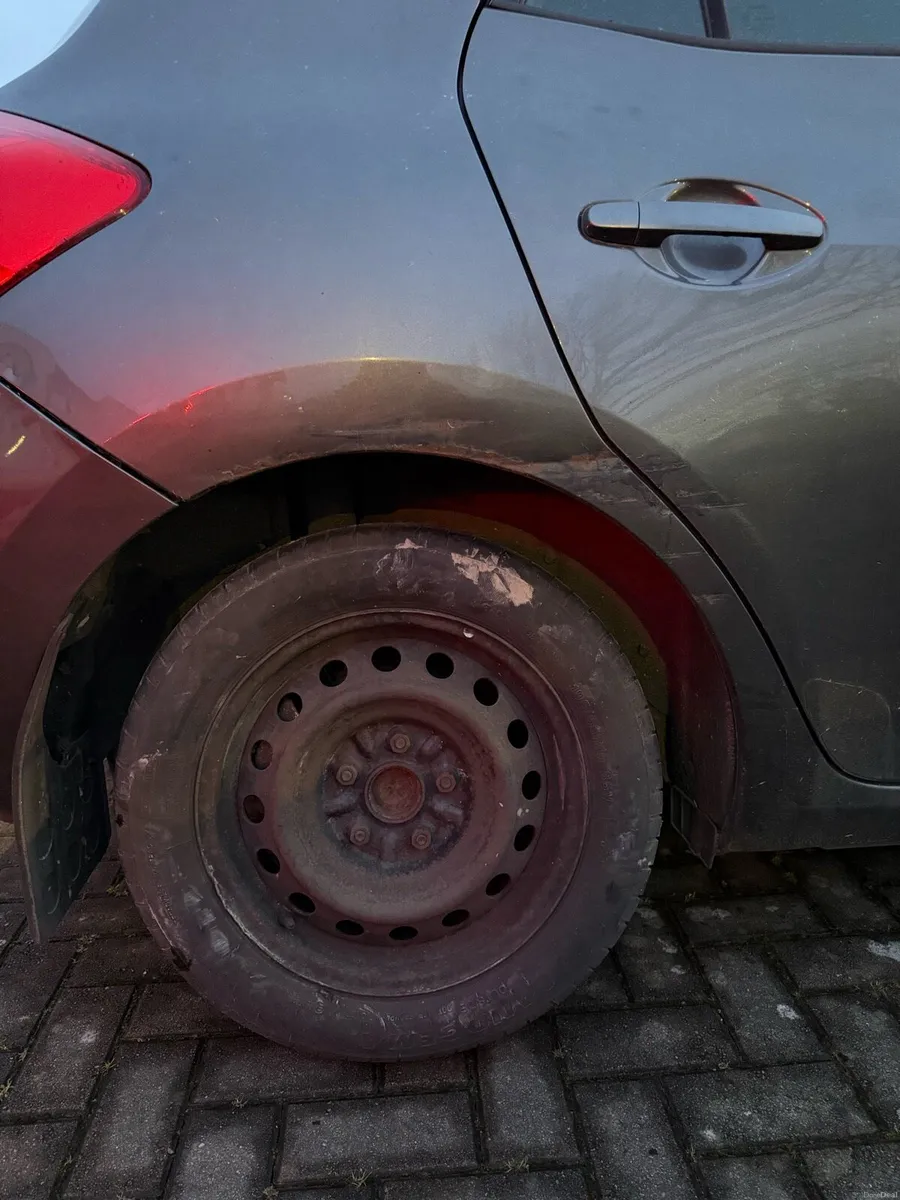 Toyota Auris For Parts - Image 4