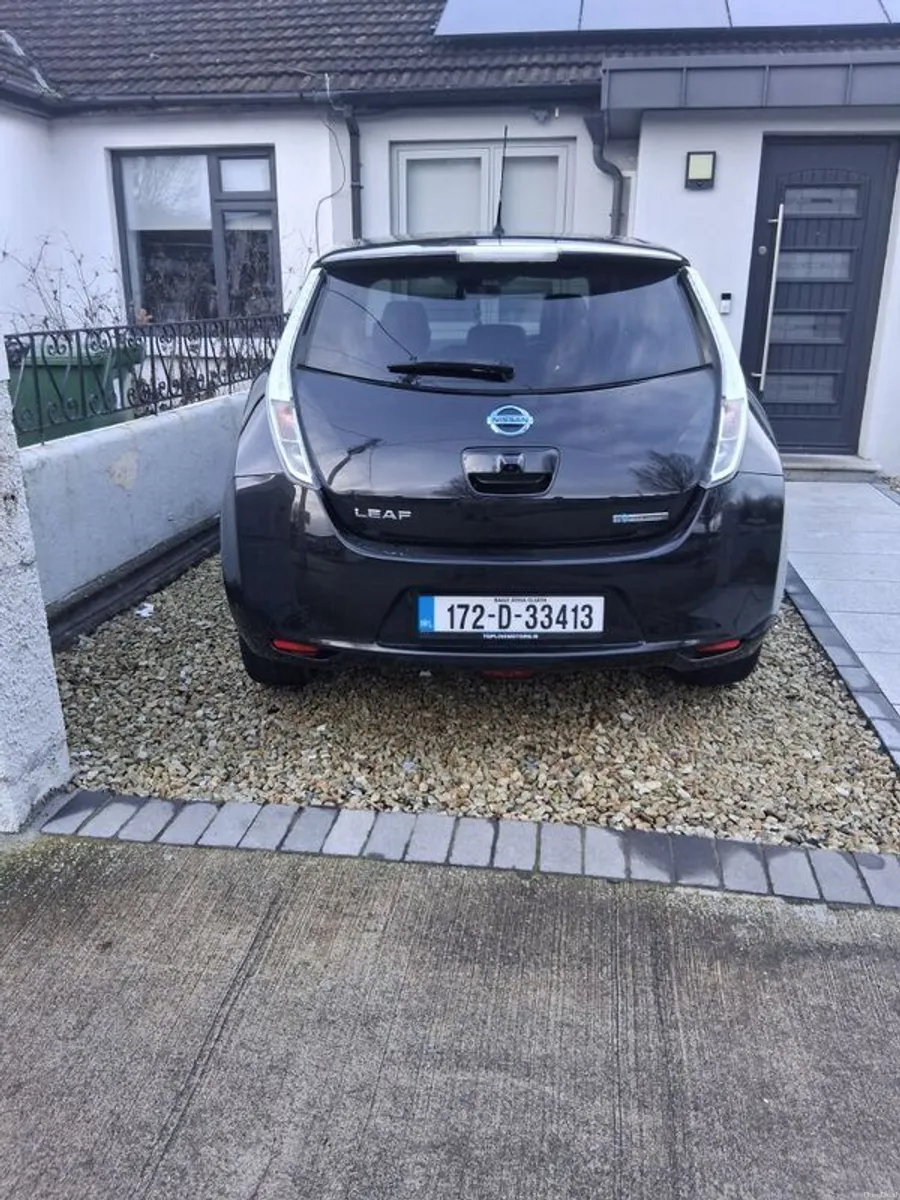 2017 Nissan Leaf - Image 4