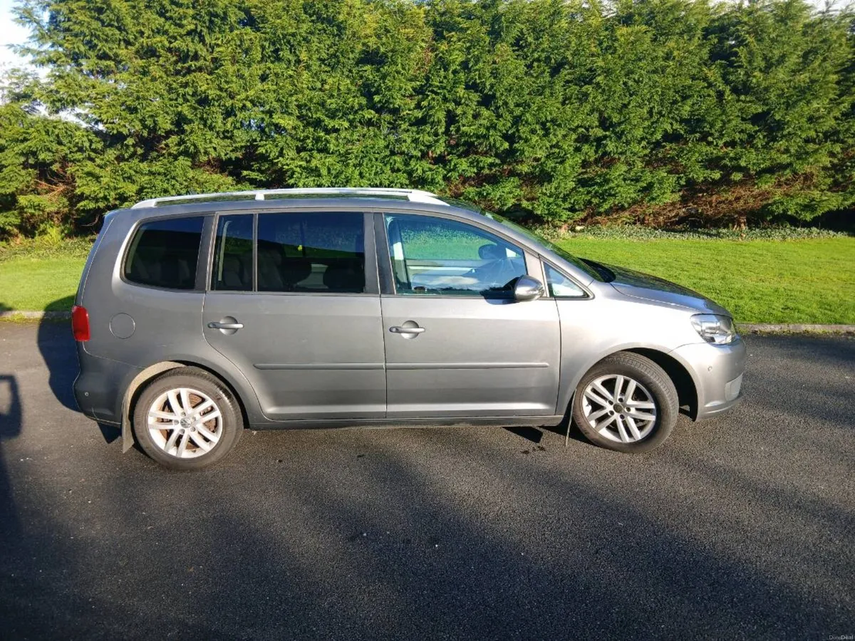 2015 VOLKSWAGEN TOURAN - Image 1