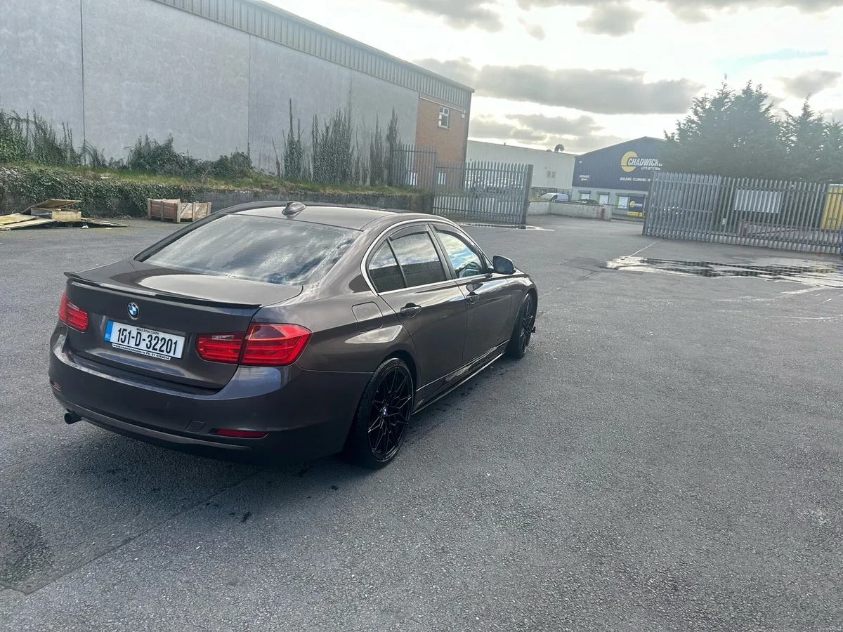 BMW 318D Manual - Image 1