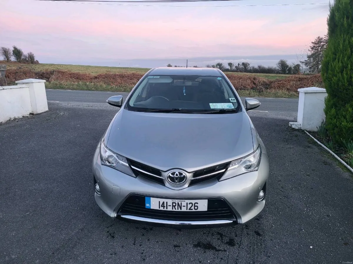 Toyota Auris diesel ** only 93km** - Image 4