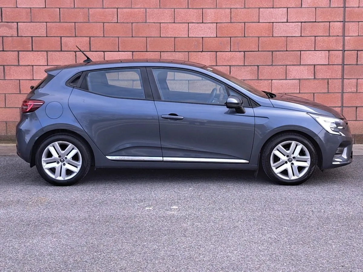 Renault Clio Dynamique Model 1.0 Petrol - Image 4
