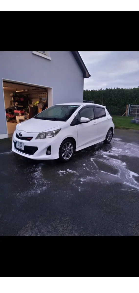 Toyota Vitz  RS 2011 - Image 2