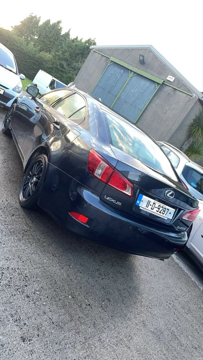 Lexus is200D - Image 2
