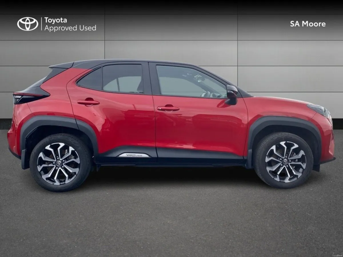 Toyota Yaris Cross LUNA SPORT BI-TONE - Image 3