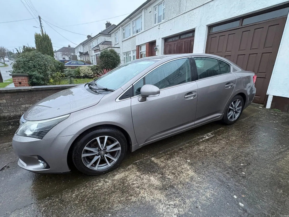 Toyota Avensis Low Mileage - Image 3