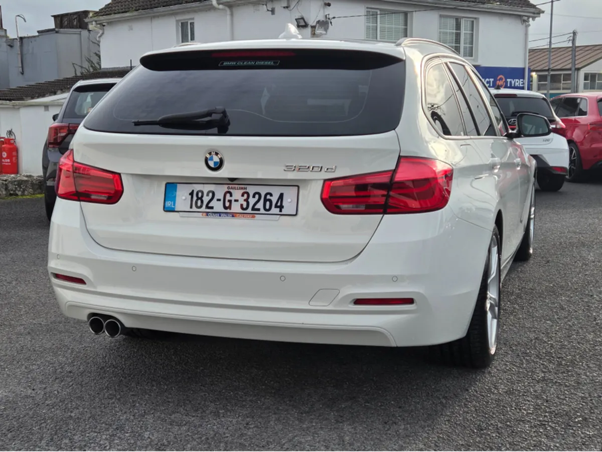 BMW 3-Series 320D SE plus estate auto - Image 2