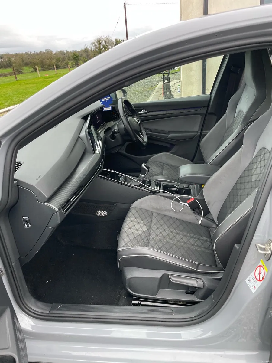 Vw Golf R-Line 2.0 150HP - Image 4