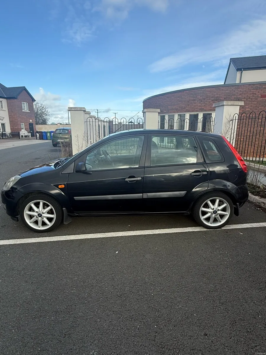 Ford fiesta - Image 2