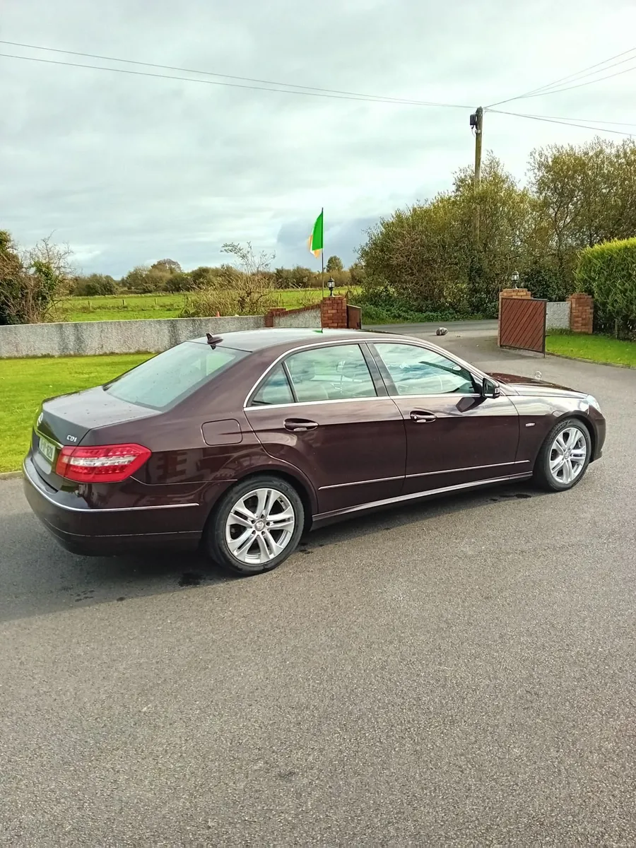 Mercedes-Benz E250 Avantgarde - Image 3