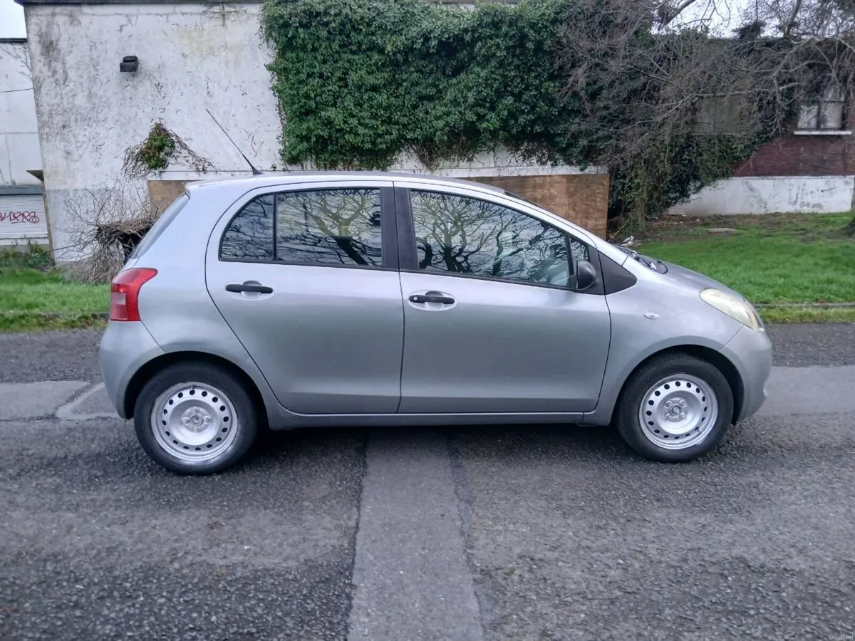 06 Toyota Yaris 1.0 lite taxed 5/26 - Image 4