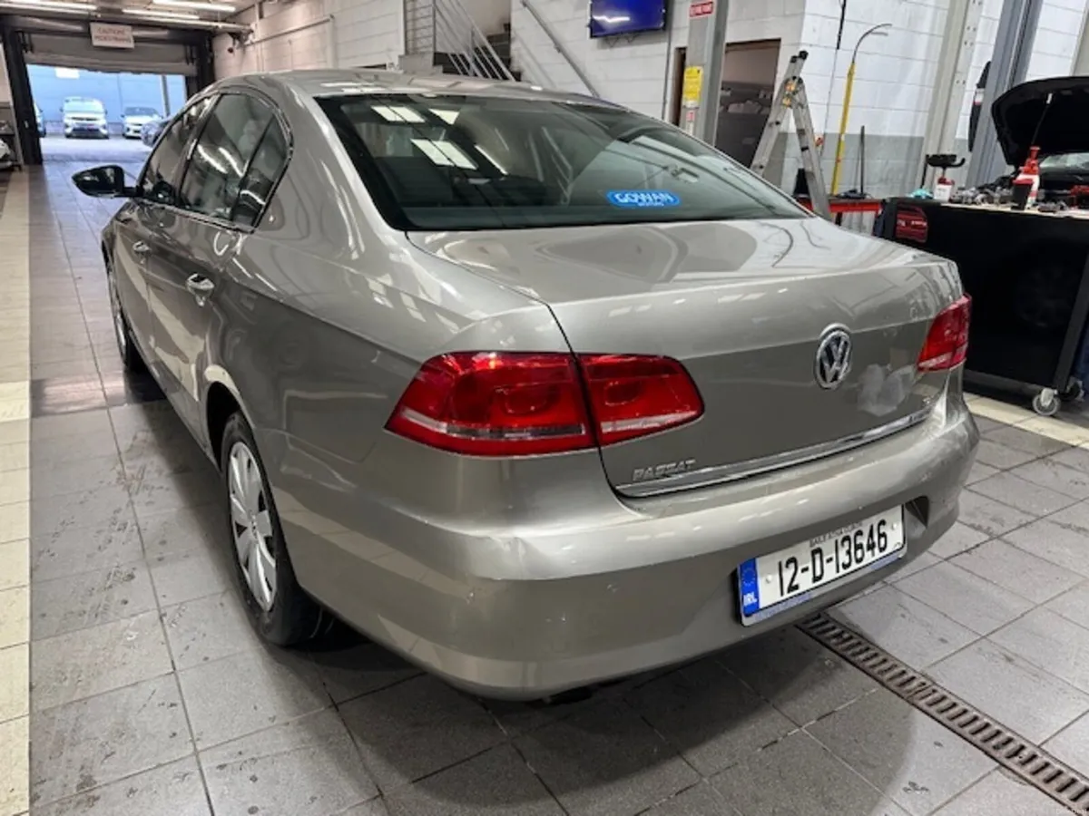 Volkswagen Passat 2012 - Image 3