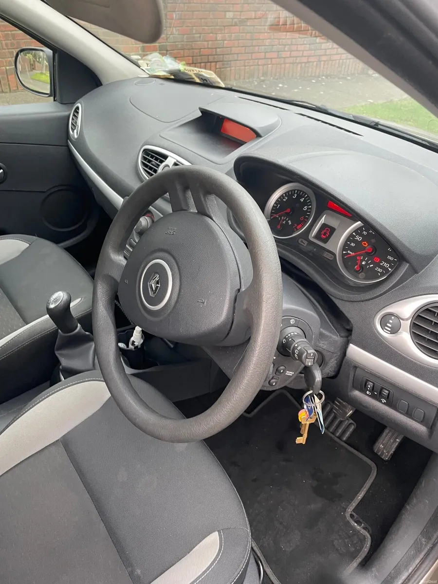 Renault Clio 2011 - Image 3