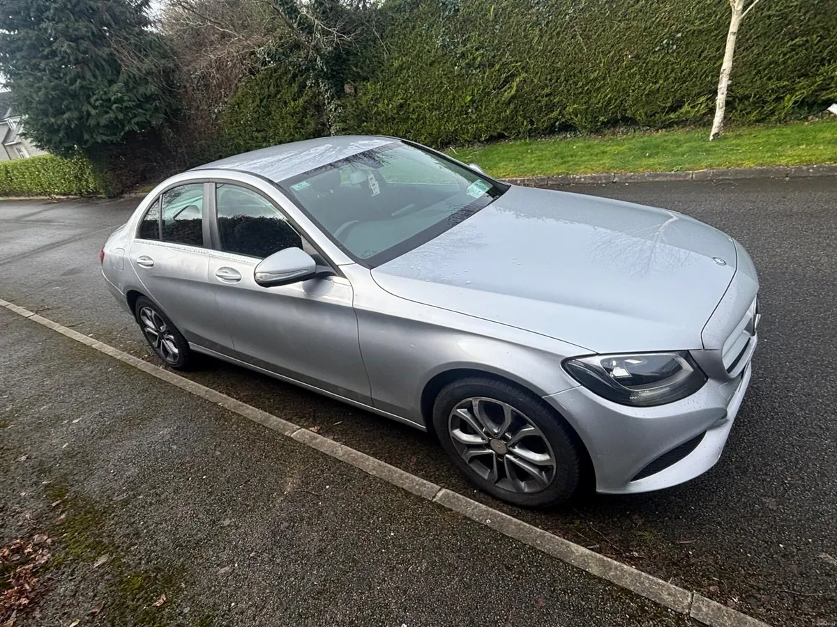 Merc C220d 2.1 diesel..NCT 01/27!! FSH! Ex. Cond!! - Image 2