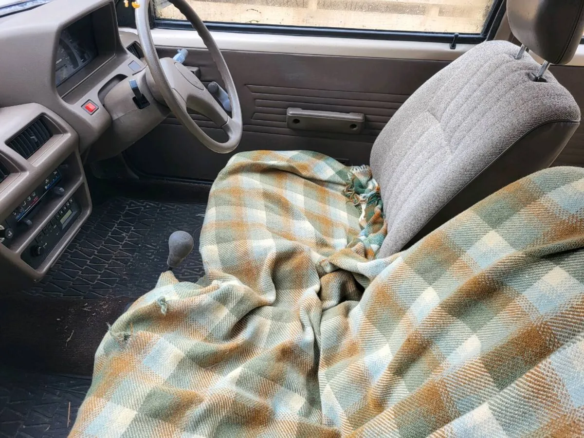 91 Nissan Micra - Image 4