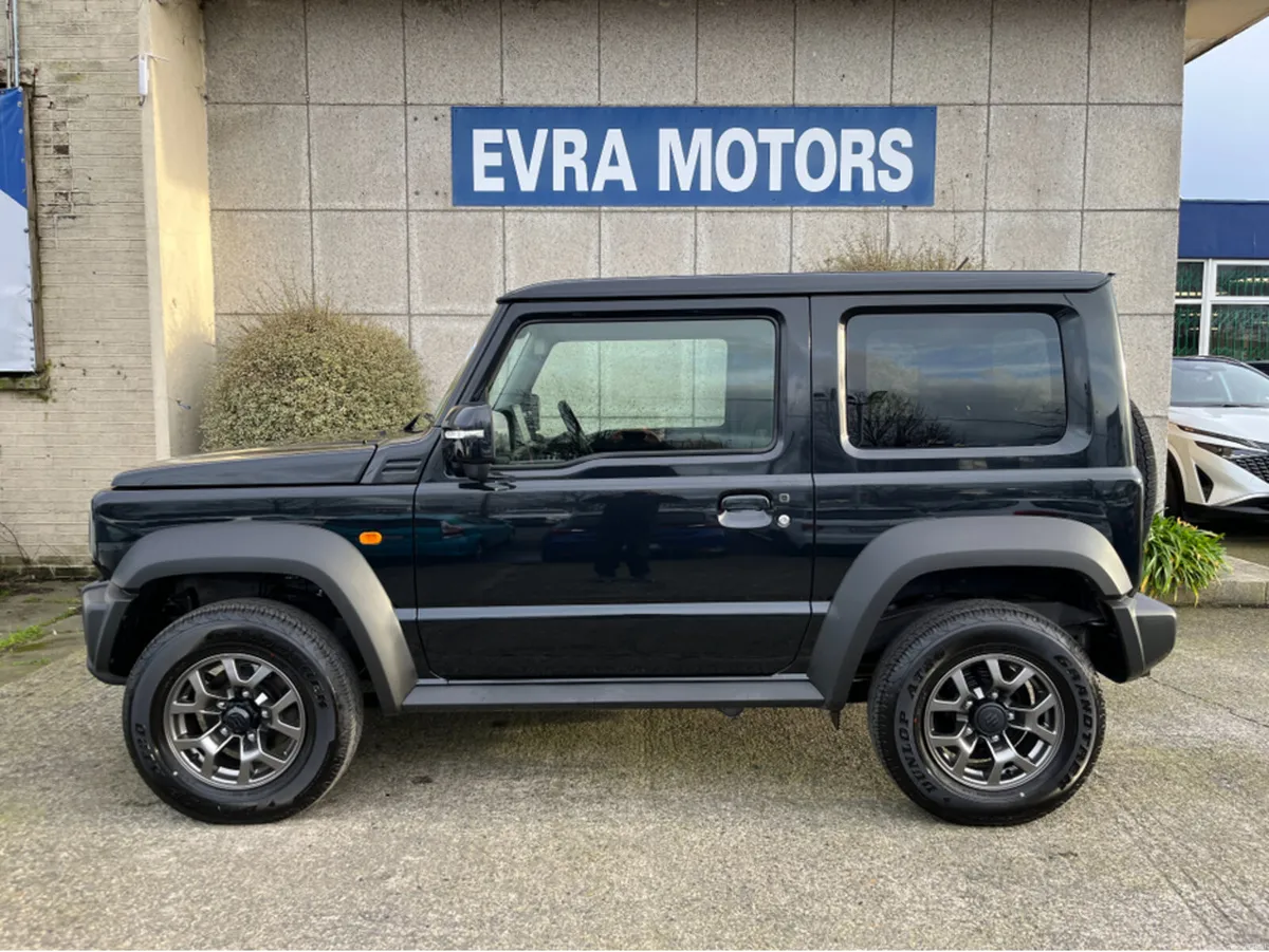 Suzuki Jimny SIERRA 4 SEAT AUTOMATIC 1.5 PETROL // - Image 6
