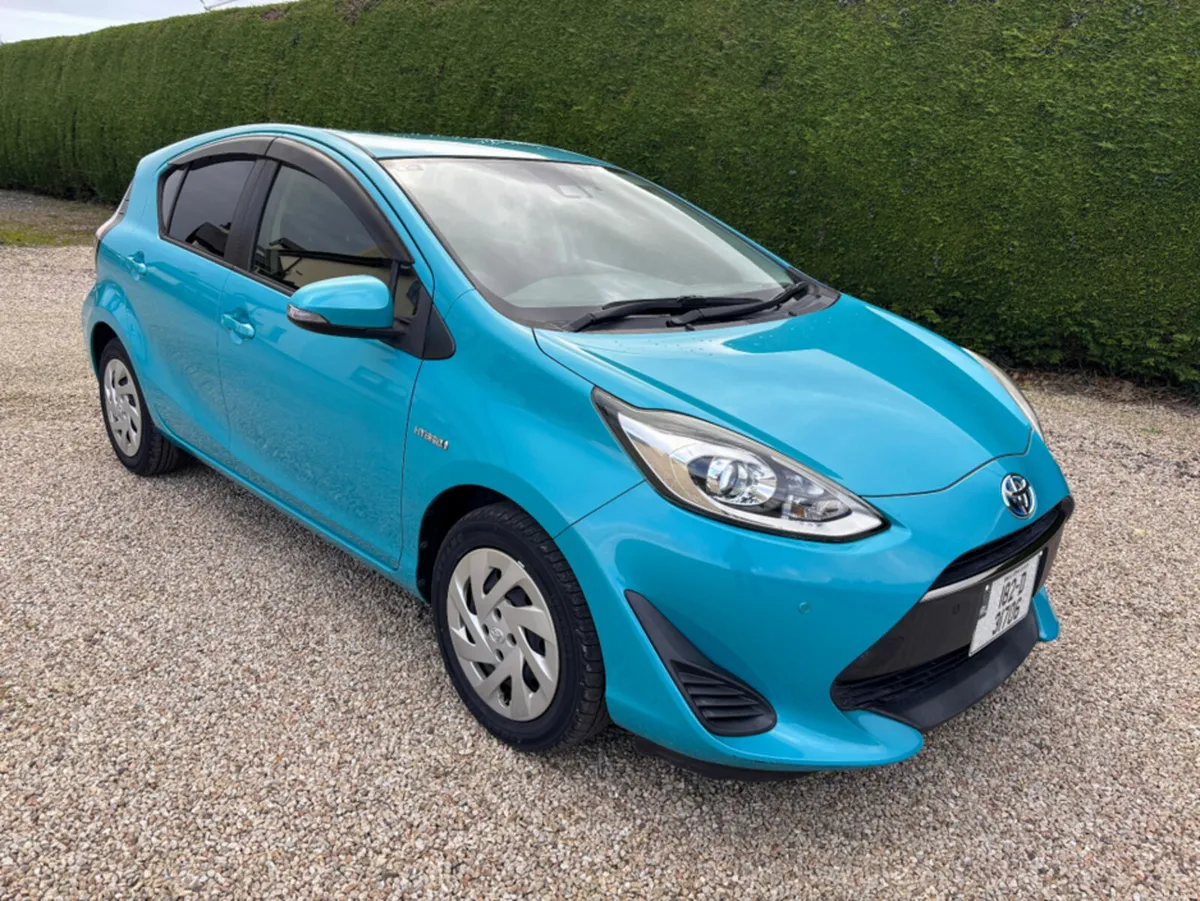 Toyota Aqua 1.5 HYBRID 182D31706 - Image 1