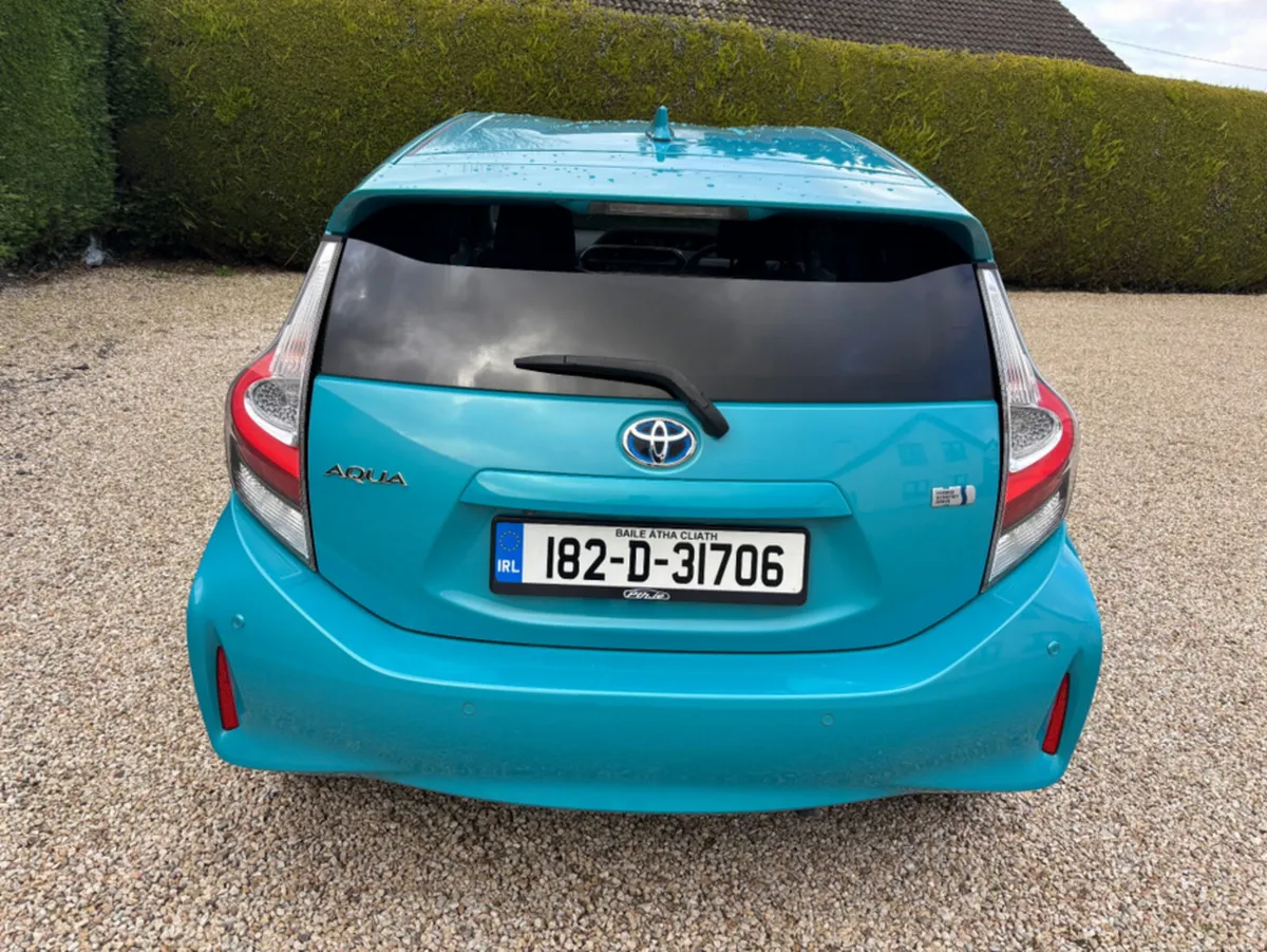 Toyota Aqua 1.5 HYBRID 182D31706 - Image 3