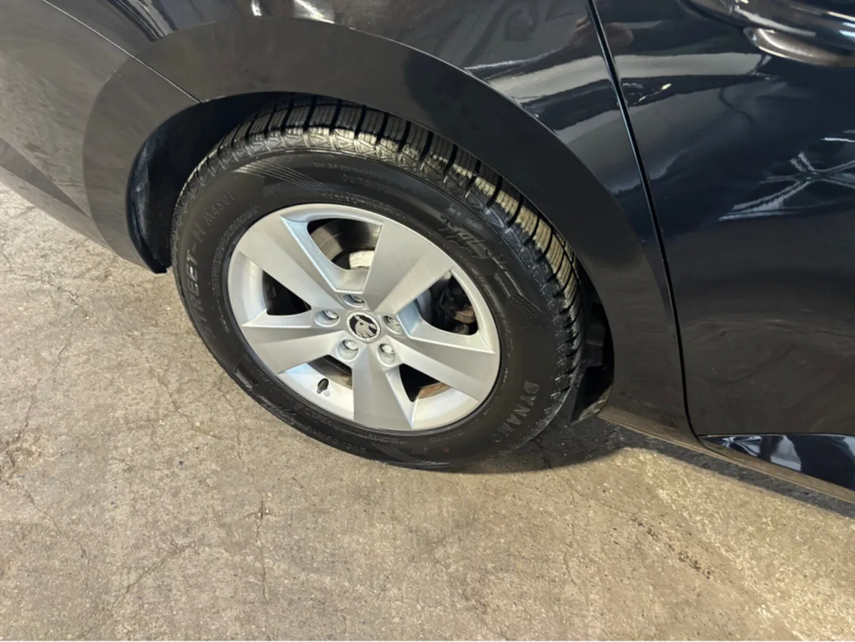 Skoda Superb AMBITION 1.6 TDI 120BHP 4DR - Image 4