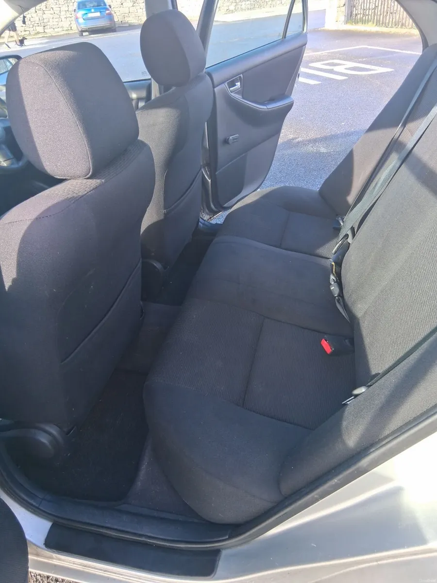 Toyota Corolla 2005 - Image 2