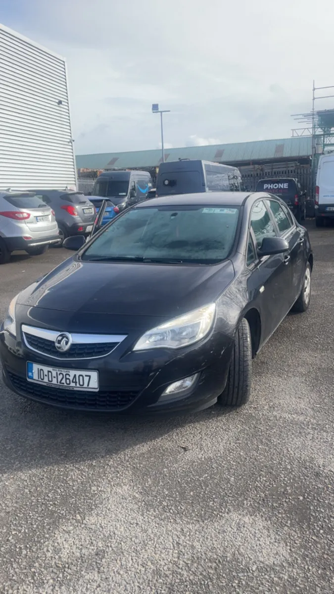 VAUXHALL ASTRA 2010: LOW KMS | LOW TAX - Image 2