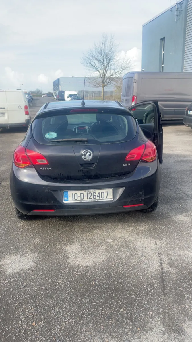 VAUXHALL ASTRA 2010: LOW KMS | LOW TAX - Image 4