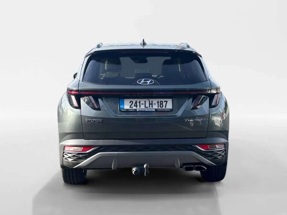 Hyundai Tucson 2WD Executive Plus w 2 Tone Roof - Image 6