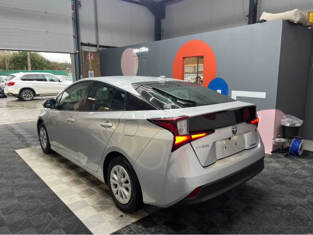 Toyota Prius €21950 2022 TOYOTA PRIUS S 1.8 AUTOMA - Image 4