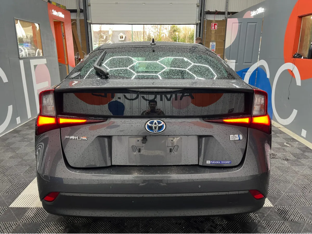 Toyota Prius €21950 2022 TOYOTA PRIUS S 1.8 AUTOMA - Image 3