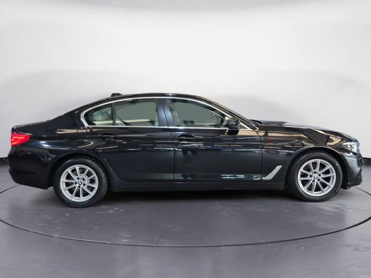 BMW 5-Series 520D  4DR AUTO SE - Image 4
