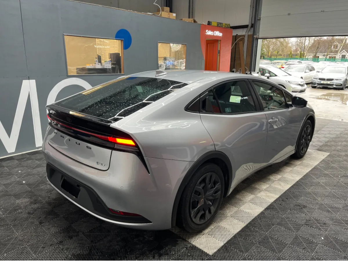 Toyota Prius €33950 2025 TOYOTA PRIUS X 1.8 AUTOMA - Image 2