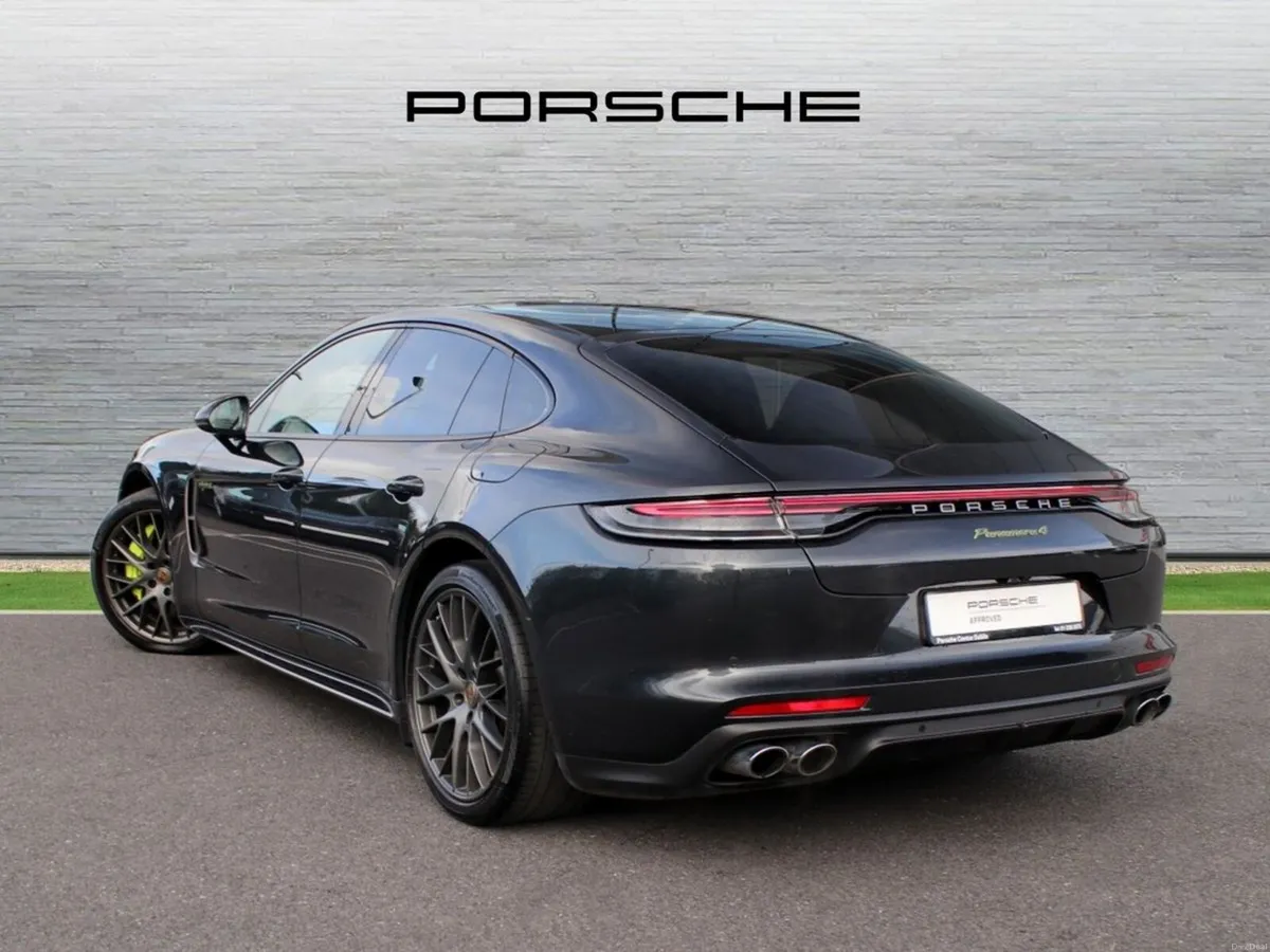 Porsche Panamera 4 E-Hybrid Platinum Edition - Image 3