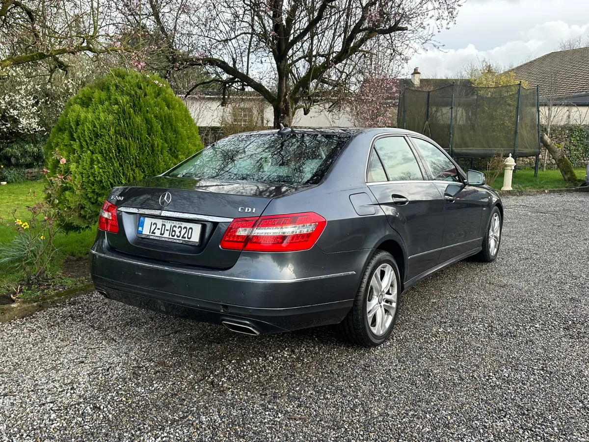 Mercedes-Benz E-Class Avantgarde Auto - Image 4