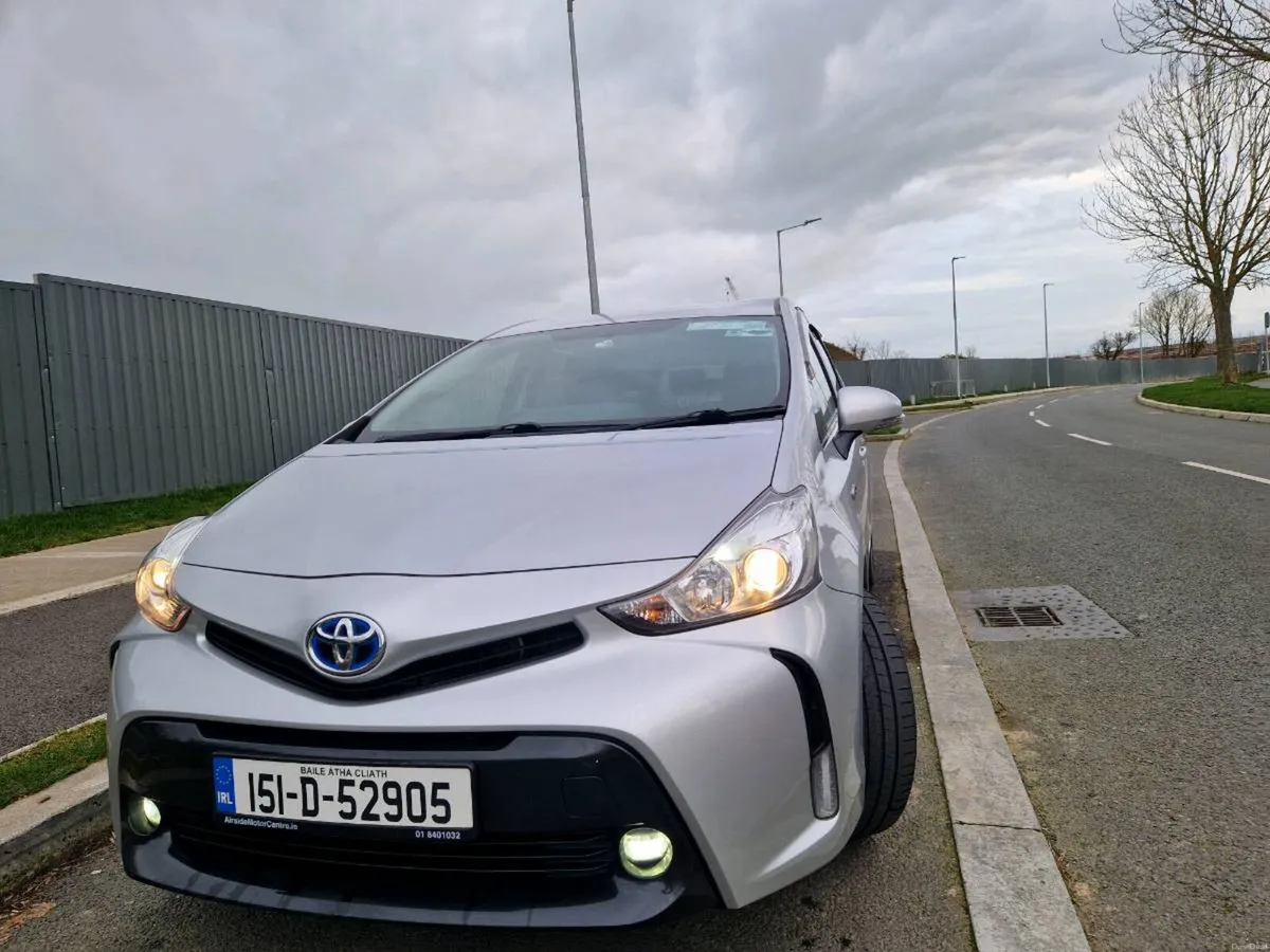 Toyota Prius 7 seater - Image 2