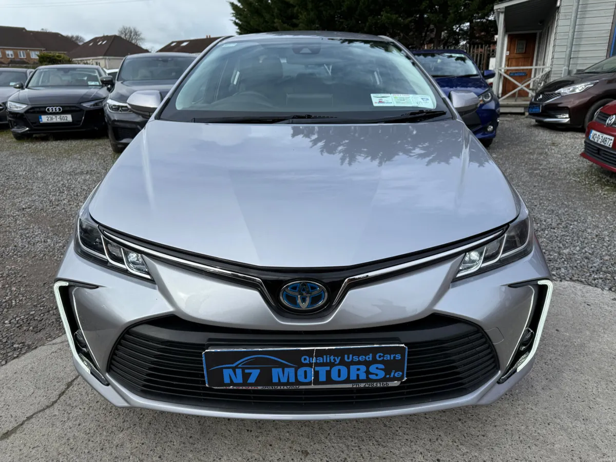 2022 Toyota Corolla 1.8 HYBRID LUNA AUTO - Image 3