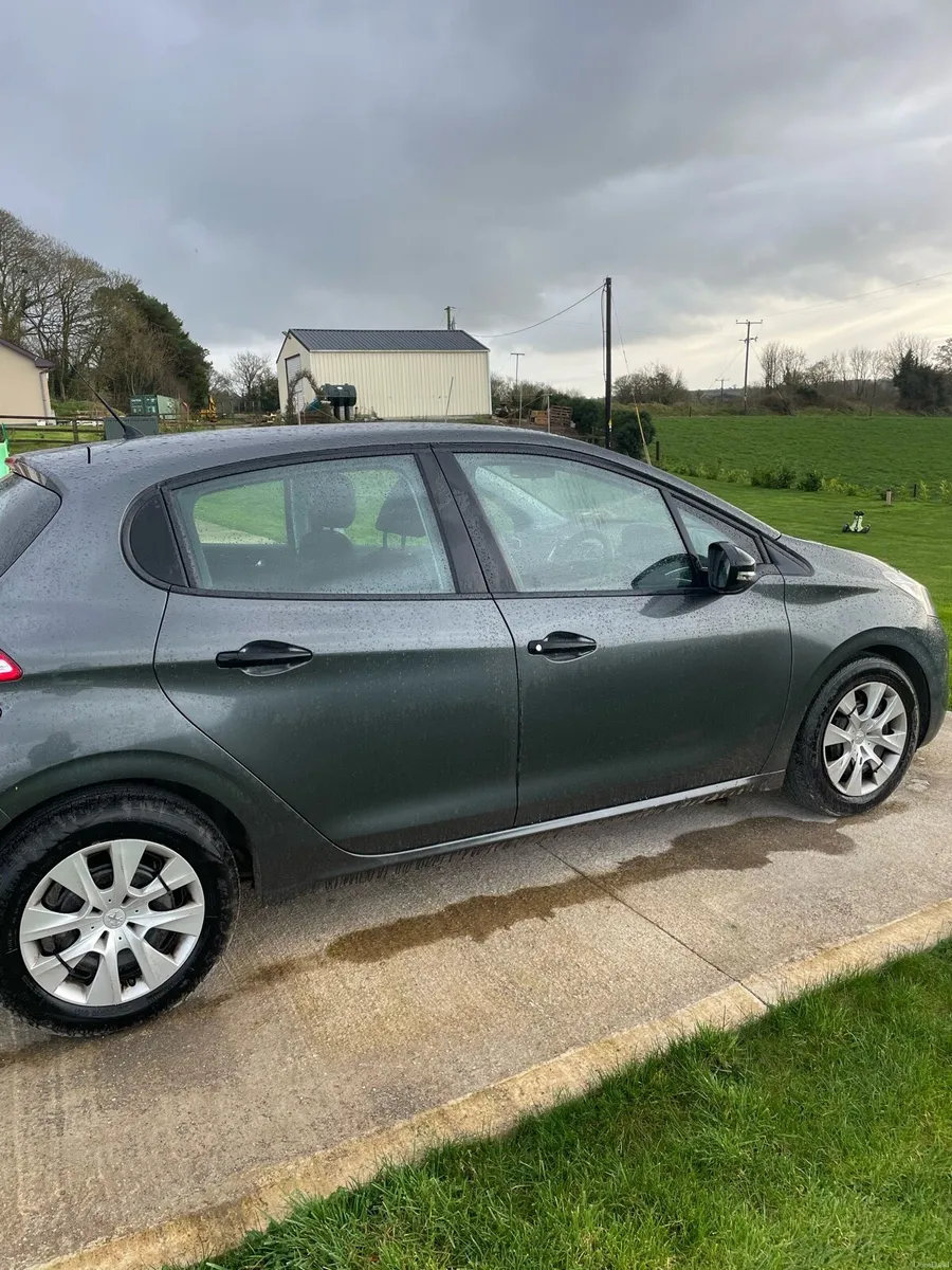 Peugeot 208 - Image 4