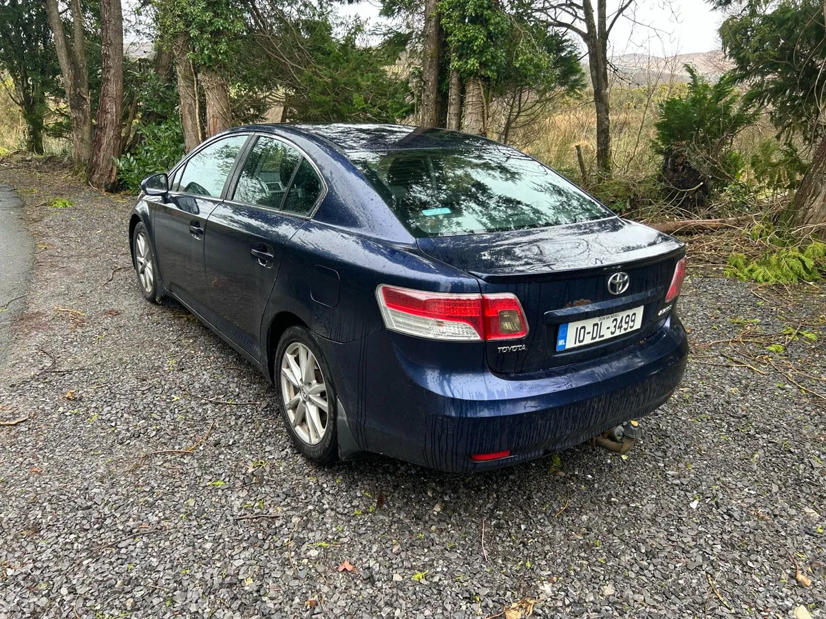 2010 Toyota avensis - Image 2