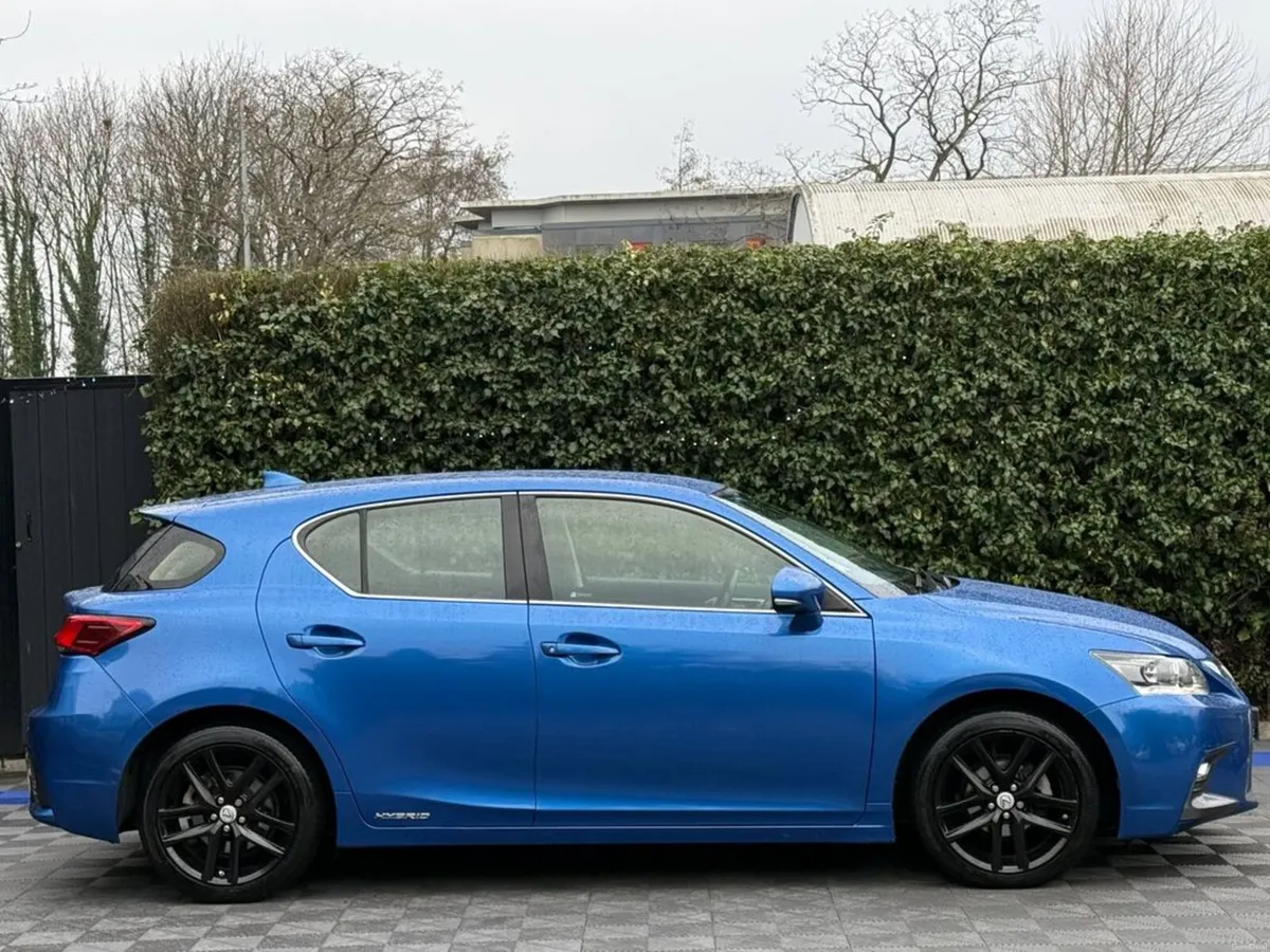 Lexus CT SE PLUS 1.8 HYBRID // REVERSE CAMERA // B - Image 2