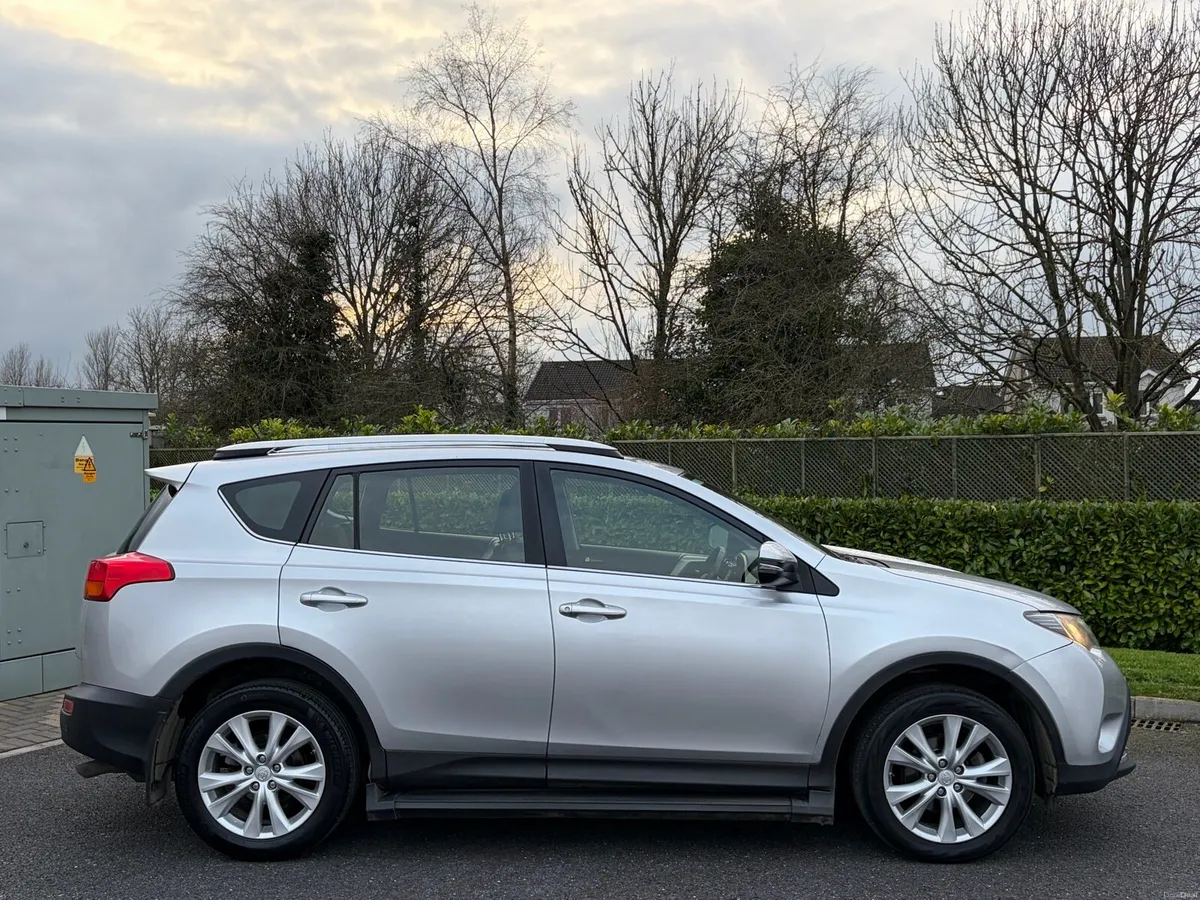 2015 Toyota RAV4 AWD - Image 3